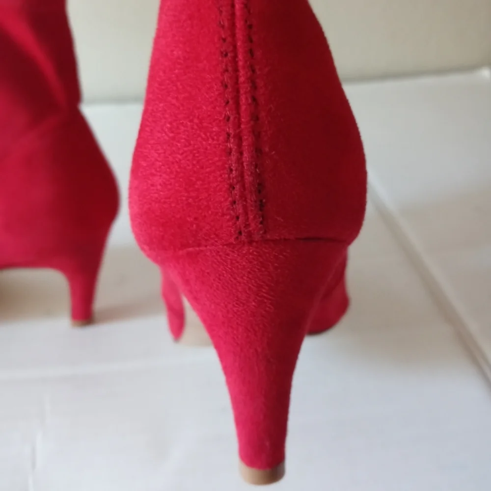 👠 NWOT Good American Icon Red Suede Ankle Booties. Size 6.5